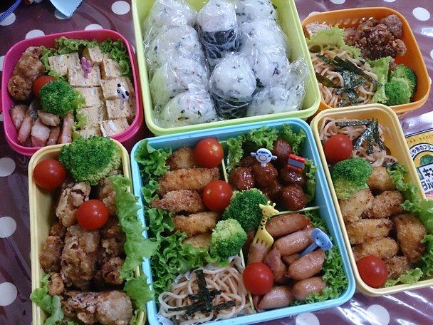 家族用の【大型お弁当】見せてください