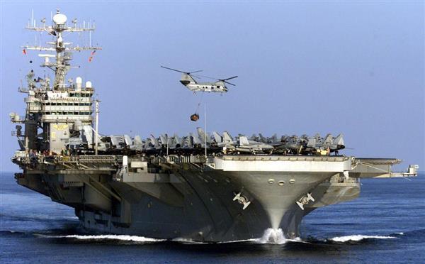 アメリカ海軍の空母打撃群、朝鮮半島に向けて航行 北朝鮮を牽制か
