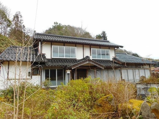 鳥取だとこの豪邸が200万円で買えてしまう事実...東京人見てる～？
