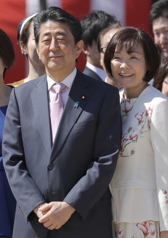 安倍首相、昭恵氏の神社参拝は「3密じゃない」　問題ないとの認識　大分訪問、事前に把握