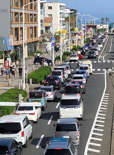 【神奈川】週末の湘南、宣言続くも再び渋滞　県外客やサーファーも