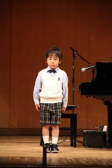男の子のピアノの発表会　服装
