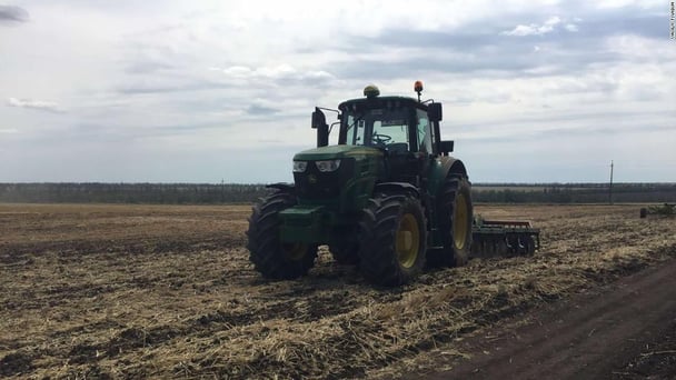 ロシア軍、ウクライナ農家から大量の穀物を略奪