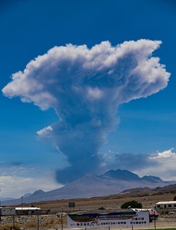 アンデスの火山　ラスカル噴火　チリ