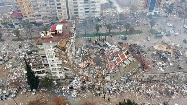 トルコ地震､犠牲者2万2000人超え…東日本大震災の死者･行方不明者数を上回る