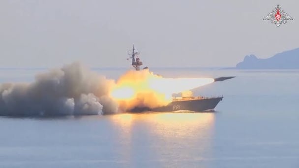 ロシアが日本海にミサイル発射