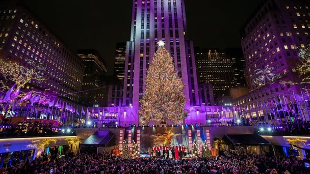 ニューヨークで巨大ツリー点灯　クリスマスシーズン到来