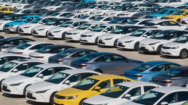 【電気自動車】米テスラの株安止まらず 直近ピークから5割下落…EV市場減速